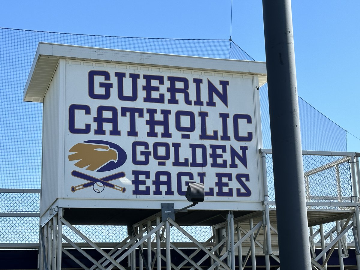GuerinCatholic's tweet image. Shout out to @BWAG2004  and GC Art Club for the updated paint job on the Baseball Pressbox! Looking very sharp! #keepswinging
GO GOLDEN EAGLES!!