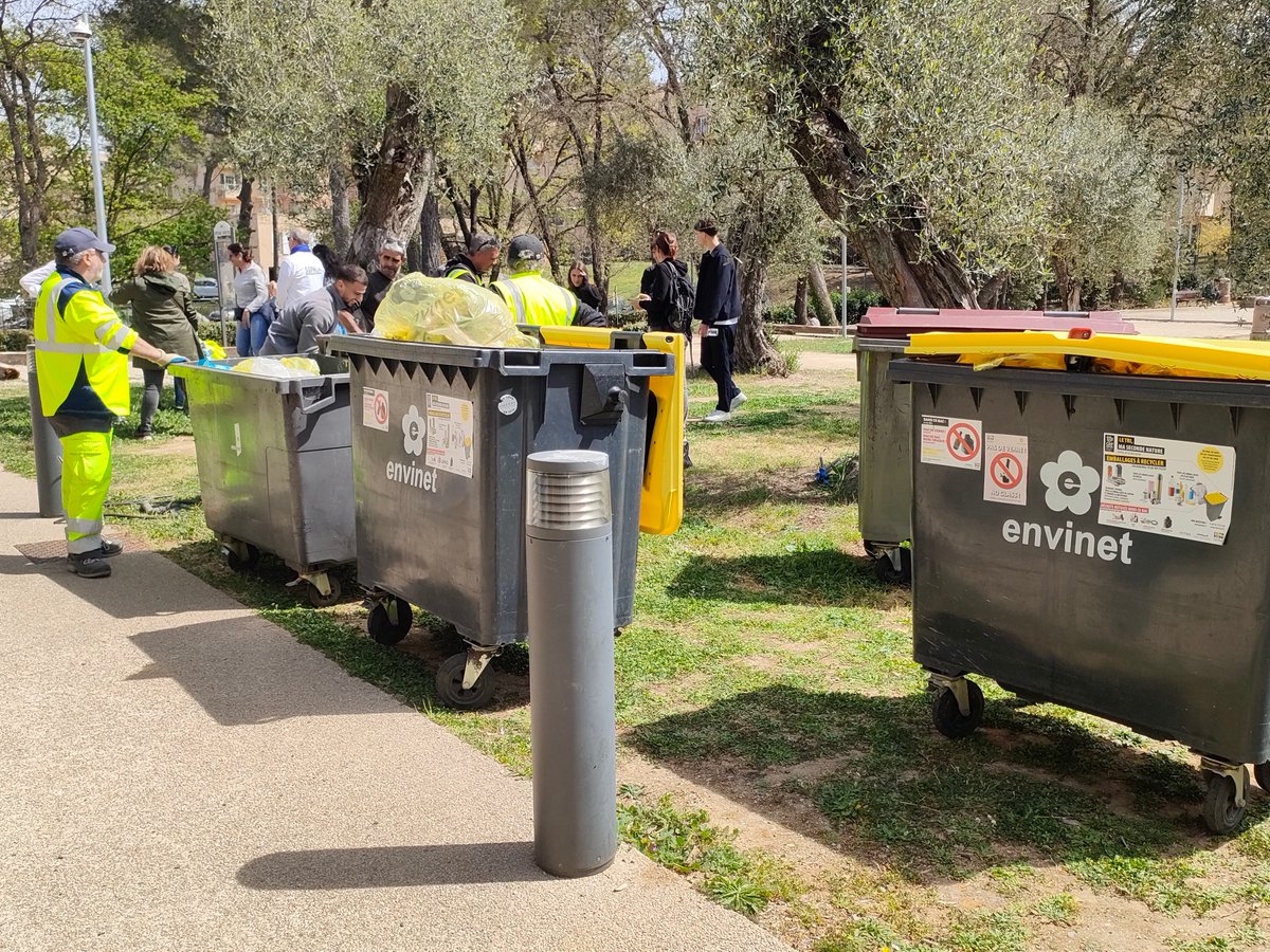 📣Bravo aux 200 volontaires qui ont participé au #CleanUp de #SophiaAntipolis organisé par <a href="/SCEntreprises/">SophiaClubEntreprise</a>👏

Ce nettoyage a permis aux équipes Envinet et Univalom de collecter :
🚮 + de 2000L d'ordures ménagères
♻️1500L de déchets recyclables
🍾250L de verre
🛋480kg d'encombrants