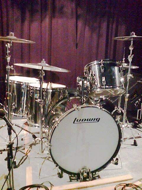 kimiko2783's tweet photo. 買う人いるかなあ〜
#Ludwing Stainless Steel
#BD24,TT13&14,FT16&18
#LedZeppelin
#JohnHenry Borham
#Drum Set https://t.co/DHAYLuENzZ
