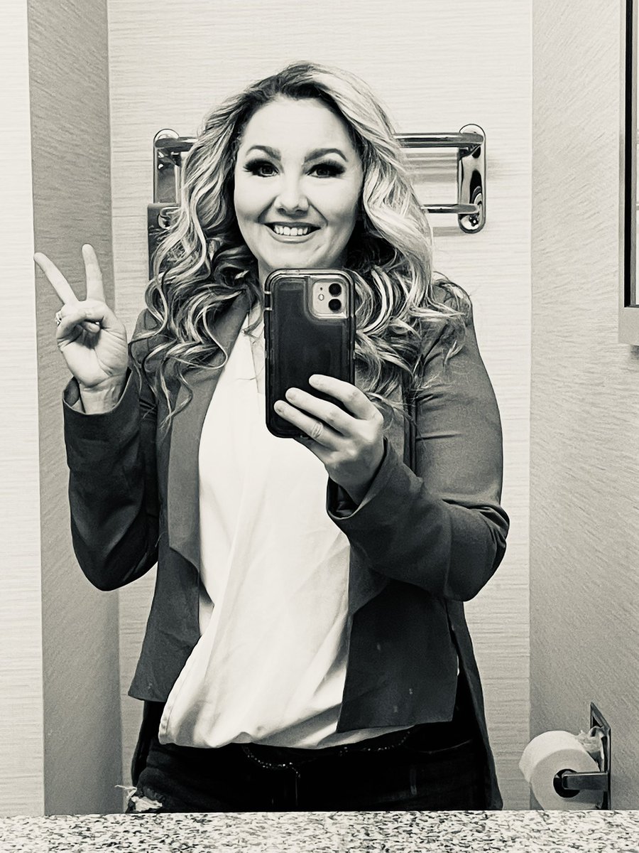 Day 2! Let’s go 💪🏻

#musicrowcharts #notinthisheartbreaktour #grassrootspromotion #notinthisheartbreak #radio #newsingle #nashville #musicrow #countrymusic #nashtownentertainment #tour #charts #concertlife #livemusicisbetter #morganwhitesmusic #livemusic #MorganWhite #radiotour