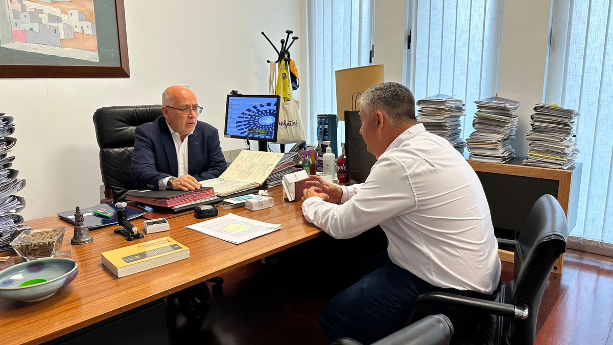 🖋️ Reunión de trabajo con el Presidente del Cabildo de Gran Canaria, Antonio Morales, para conocer de primera mano los asuntos referentes a la sostenibilidad y Ecoisla.
🤝Asuntos muy importantes para Mogán que ayudarán a crecer en autoconsumo energético, hídrico y alimenticio.