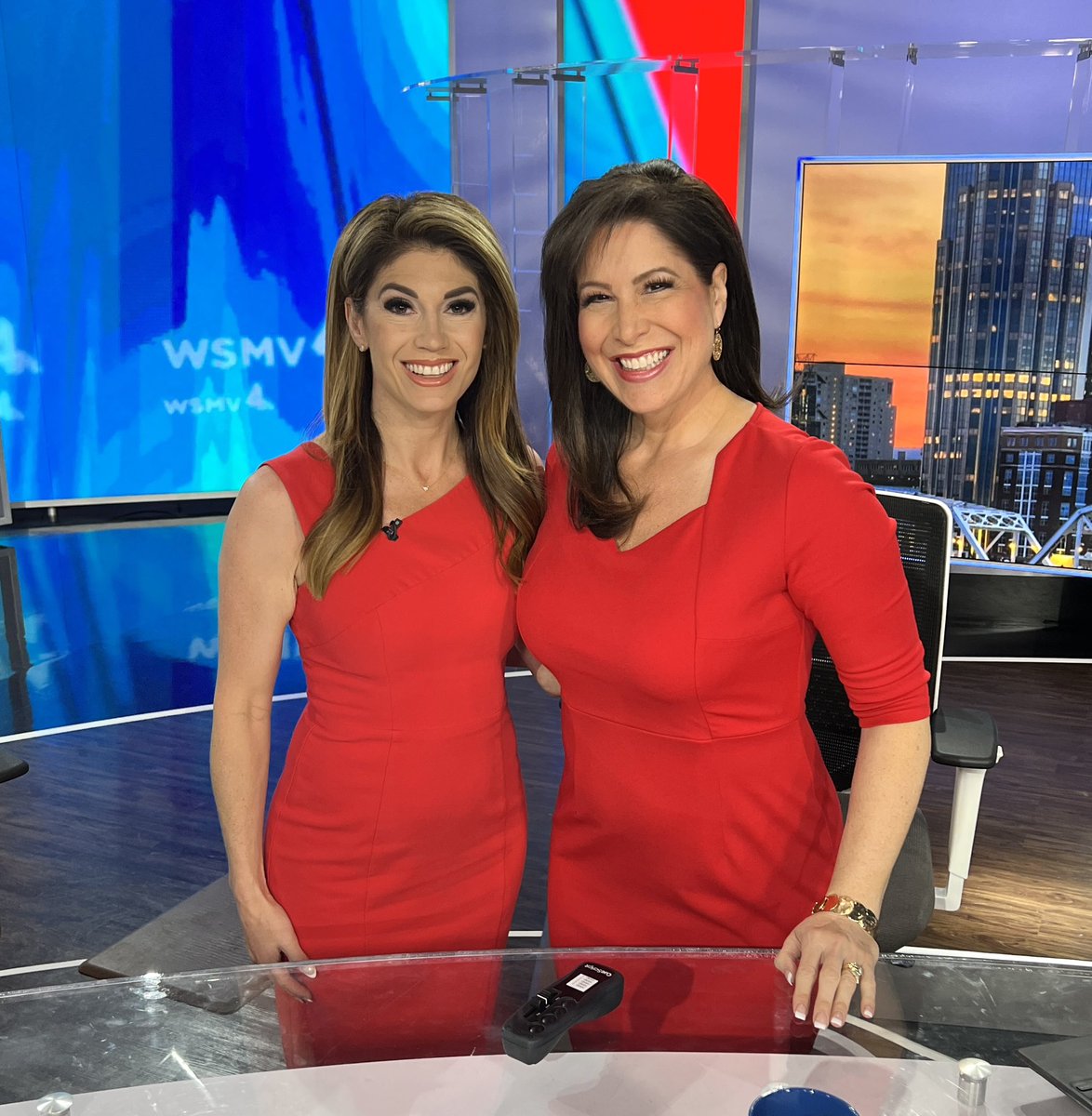 💃🏻💃🏻”Go time” in shades of red this “baby #Friday!”❤️Hope you can join <a href="/AmandaHara/">Amanda Hara</a> <a href="/stefanowx/">Stefano DiPietro</a> <a href="/AlexandriaaTV/">Alexandria Adams</a> <a href="/WSMV/">WSMV 4 Nashville</a>Carley @RyBrez <a href="/joylynrbukovac/">Joylyn Bukovac</a> &amp; me for @WSMV-4 this a.m.!