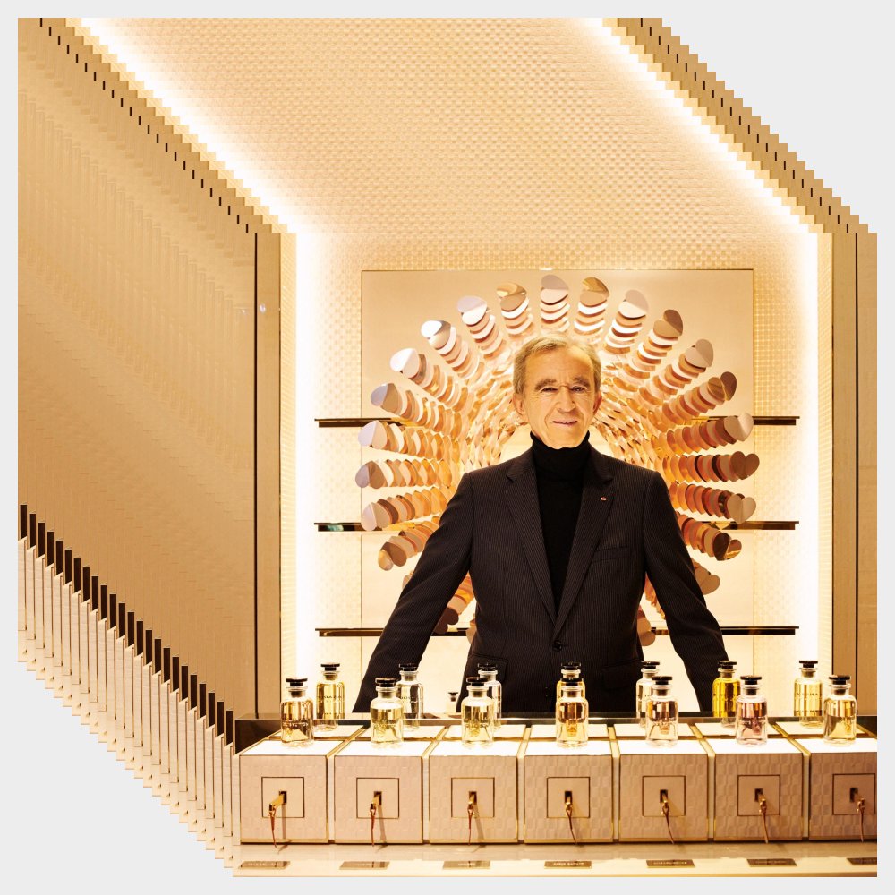 Frac_tional's tweet photo. The Visionary Behind #LVMH's #AlternativeInvestment Strategy 👑

Discover how CEO #BernardArnault's bold vision and innovative thinking transformed LVMH into a #luxury powerhouse. 💫💥 https://t.co/wNVKIeBaPk
