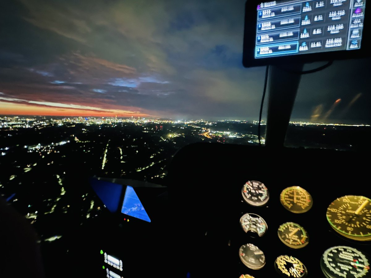 Hey @karyngreer this sunrise off the flight deck of @wsbradio #SkyCopter @wsbtv #CaptnCam is for you!! We appreciate you waking to that super early ⏰ for Channel 2 Action News This Morning!