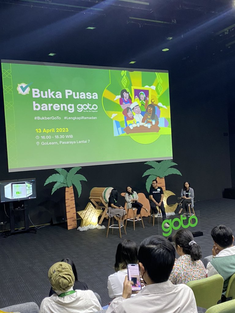 heychoro's tweet photo. Gapapa Jakarta macetnya kek apaan gitu, yang penting bisa #bukbergoto biar bisa #lengkapiramadan π https://t.co/PYaPRm8Z9x