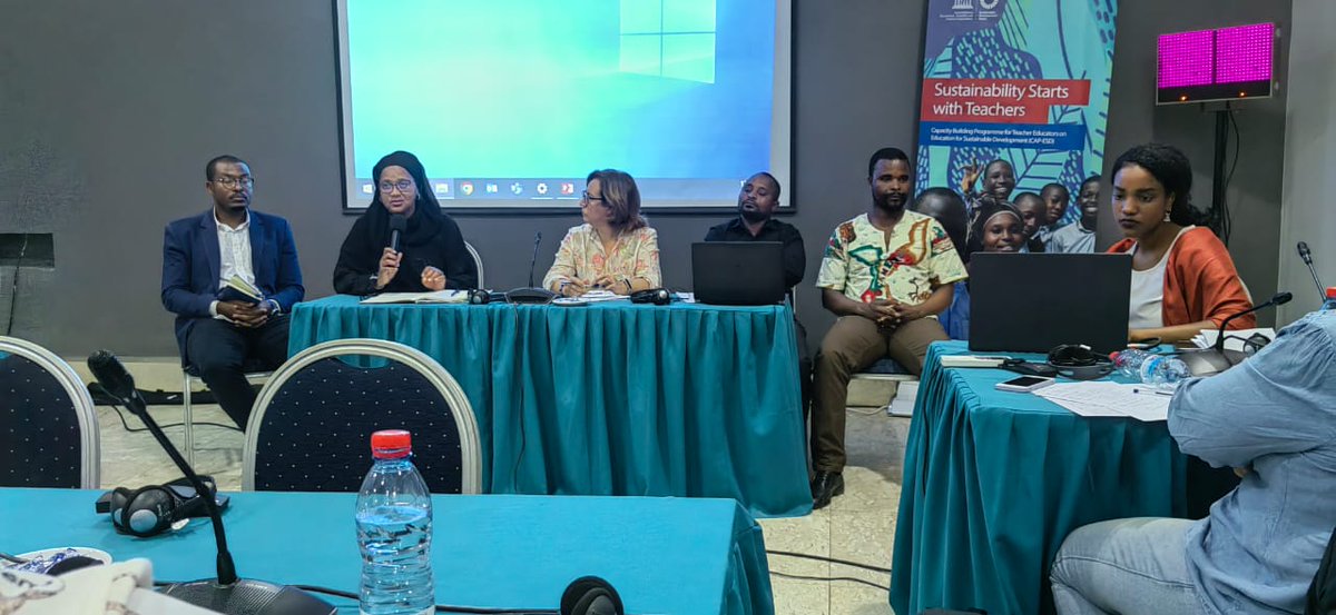 AYCommission's tweet photo. Our implementing partner in Mozambique, Visão Juvenil, represented us at the National Policy Dialogue on Education for Sustainable Development in Mozambique! They shared experiences on policies advocacy, ESD, and Climate Change programs. #AYCInAction #ACCJInAction #AYCinACCJ https://t.co/zECehft0qz