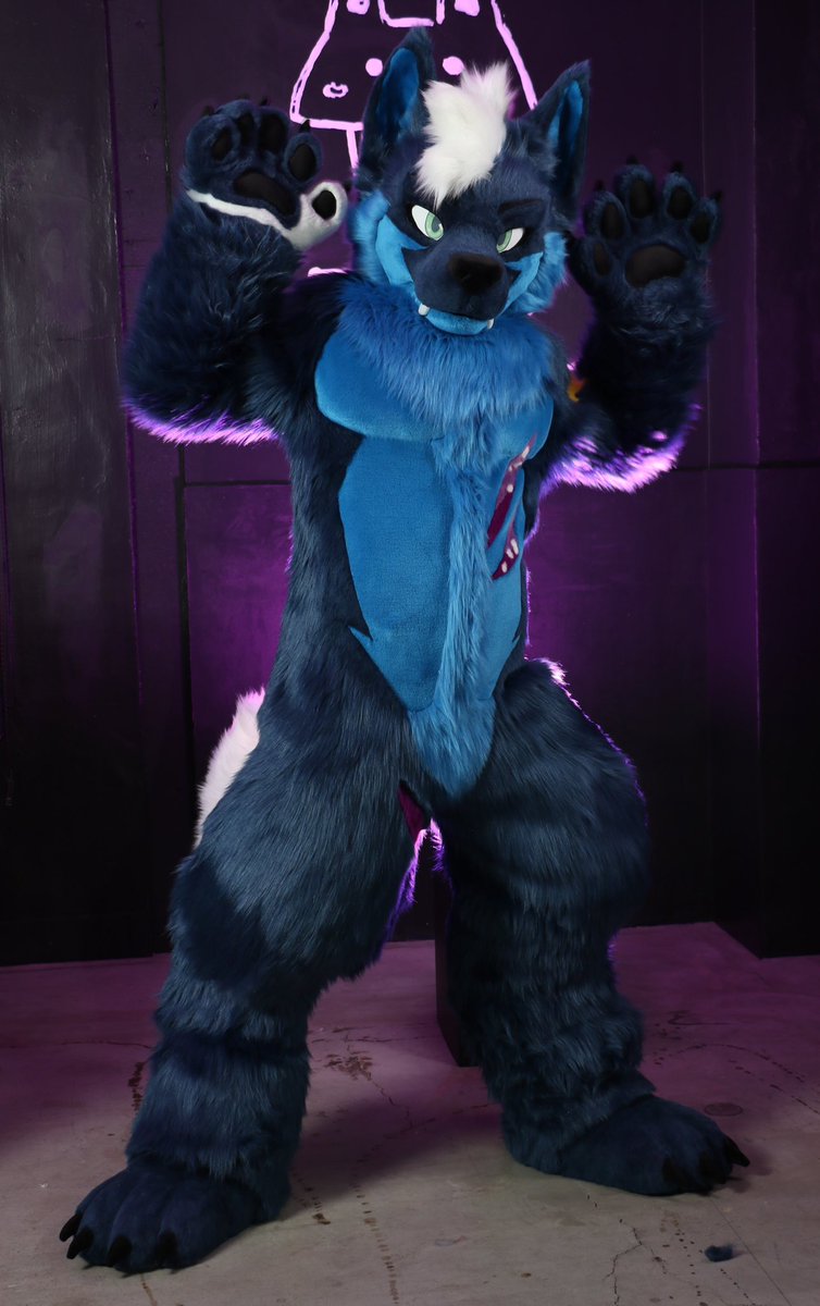 A new commission has been completed!! We feel the galaxy power