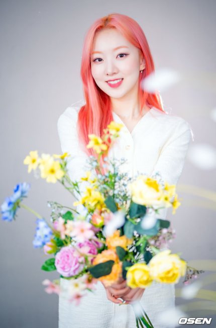 youiarchiv's tweet photo. my pretty girl 🥺 https://t.co/1SXIWwkEZW