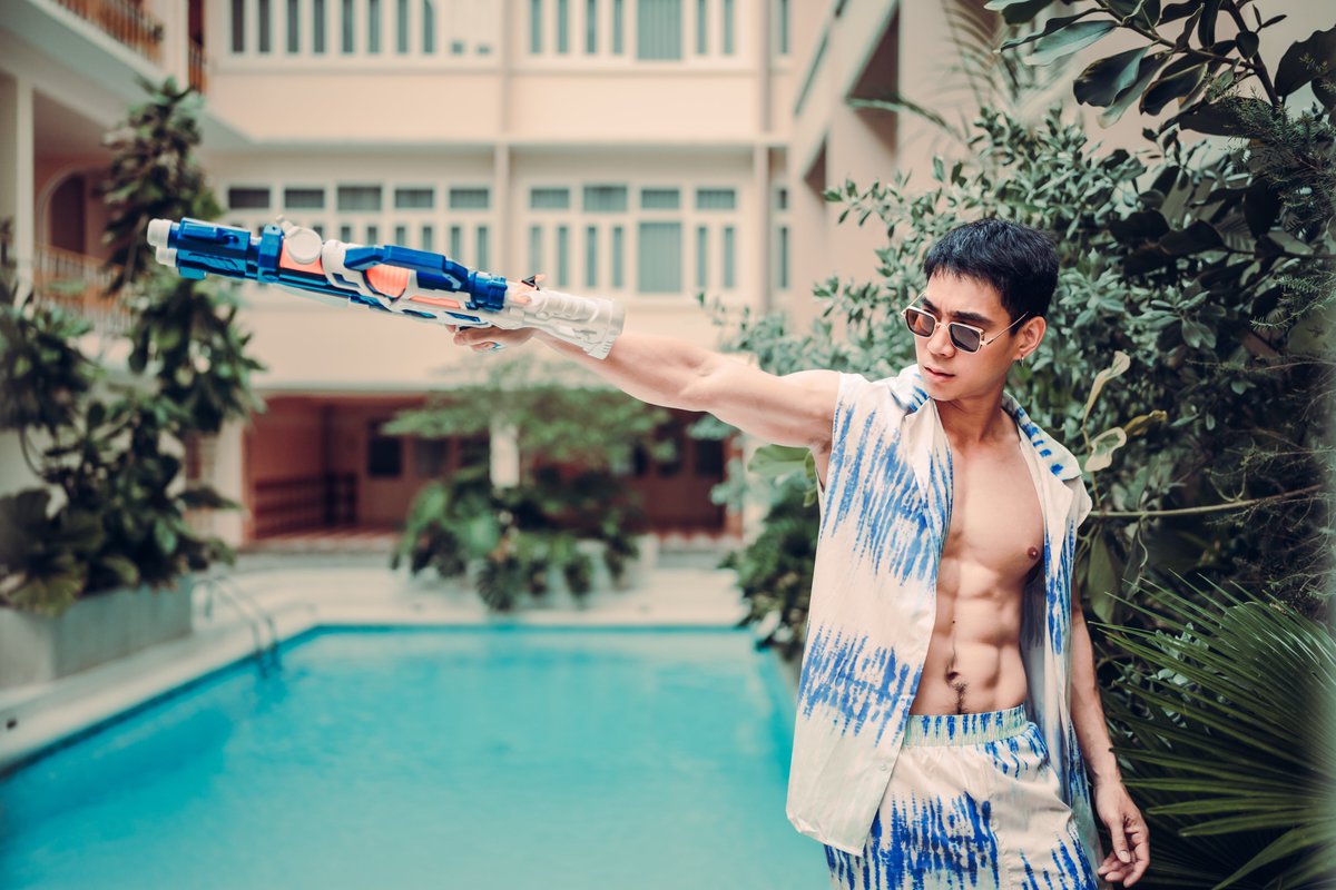 LuLightWorld's tweet photo. สวัสดีวันสงกรานต์ เล่นปืนยิงน้ำกันเถอะ
Model: #earlmarshal
Photo:@lulightworld
#LuLightWorld #asian #songkran #Songkranfestival #athlete #thailand #summer #สงกรานต์2566 #เล่นน้ําสงกรานต์ #ถ่ายรูป #ถ่ายภาพ https://t.co/FVxGjtJ9xs