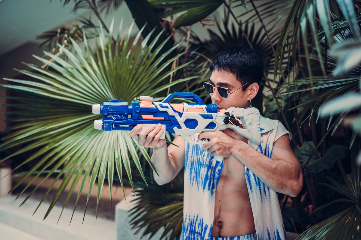 LuLightWorld's tweet photo. สวัสดีวันสงกรานต์ เล่นปืนยิงน้ำกันเถอะ
Model: #earlmarshal
Photo:@lulightworld
#LuLightWorld #asian #songkran #Songkranfestival #athlete #thailand #summer #สงกรานต์2566 #เล่นน้ําสงกรานต์ #ถ่ายรูป #ถ่ายภาพ https://t.co/FVxGjtJ9xs
