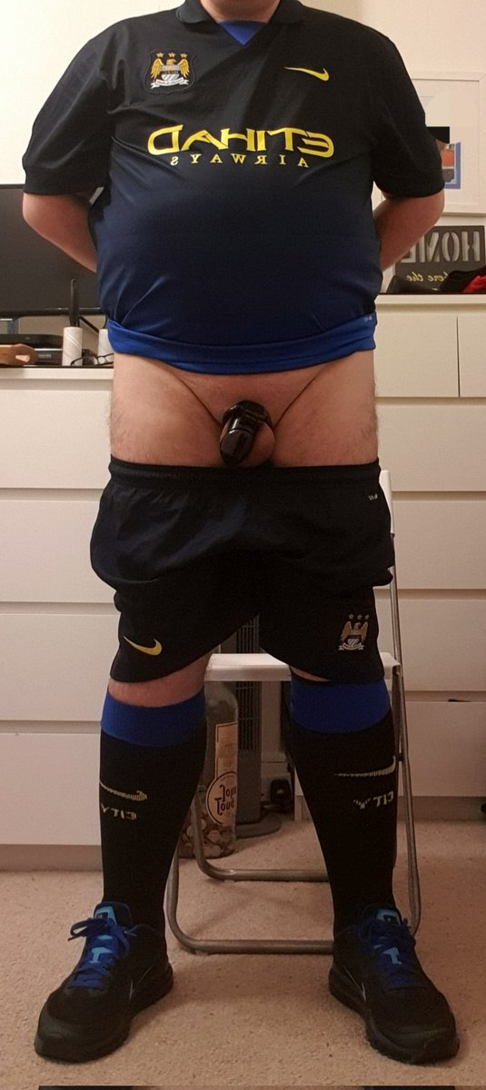 Mancsite's tweet photo. Have some pics from the vault. #sportskitfetish #gaysportskit #chastitycage #malechastity #pisspig #wetclothes #wetkit #wetfetish https://t.co/hWNLcrfht7