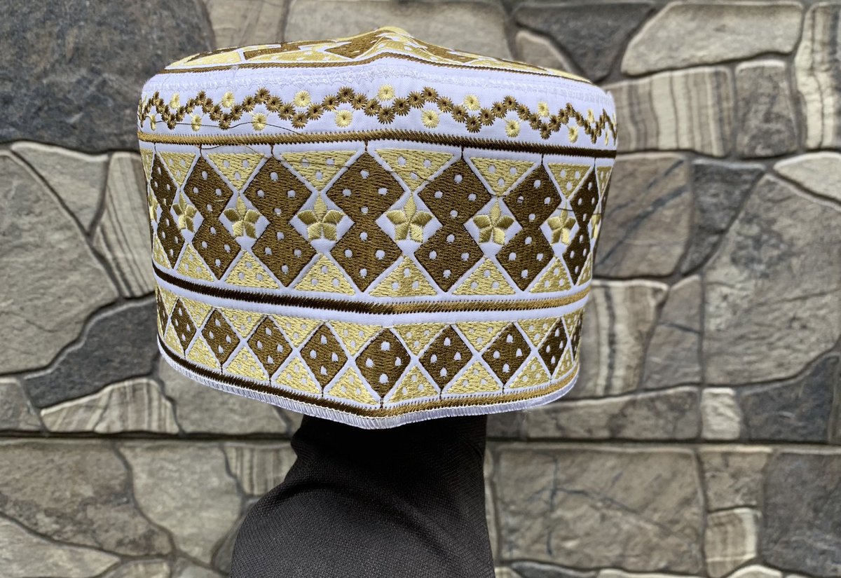 Ali__bazaar's tweet photo. Beautiful Dubai caps for sale 
Price: N6000
Contact:08077984429
Instagram: Ali__bazaar
Please retweet/share https://t.co/Q5bLNz9LsR