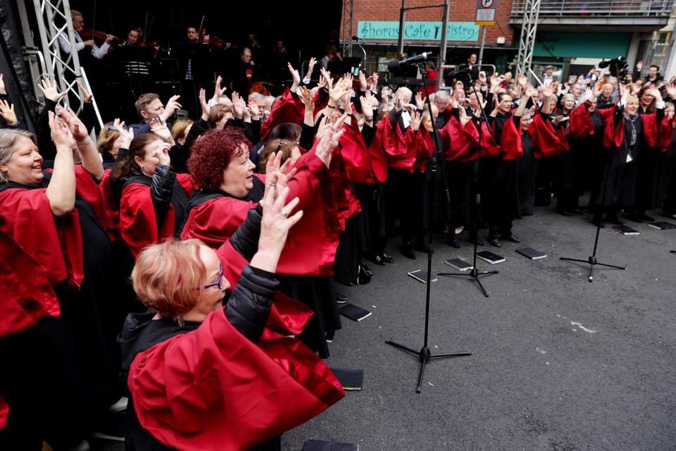 The sun is shining for STREET MESSIAH! Join us @1pm TODAY @ Fishamble st. @DublinGazette @LoveTempleBar @TempleBarDub @DublinLive @IrishTimesCultr @dublinculture @ShelbourneHotel @WestburyDublin @MerrionHotel @Sing_Ireland @DubCityCouncil @IIMusicSong 🎶🎶