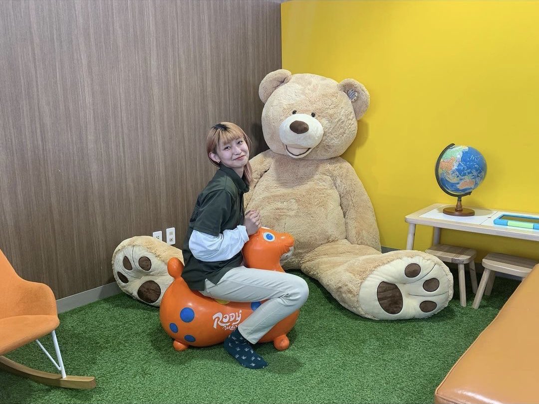 hiace_misato's tweet photo. 三郷店NEWスタッフ⁉️

キッズスペースに新しいクマさんが仲間入り🎶🐻

ご家族揃って楽しめるショップです😁

是非お気軽にご来店下さい😊

https://t.co/wEFjT1Rq9B

#flexdream #ハイエース専門店 #フレックスドリーム三郷店 https://t.co/P29zUm1vR1