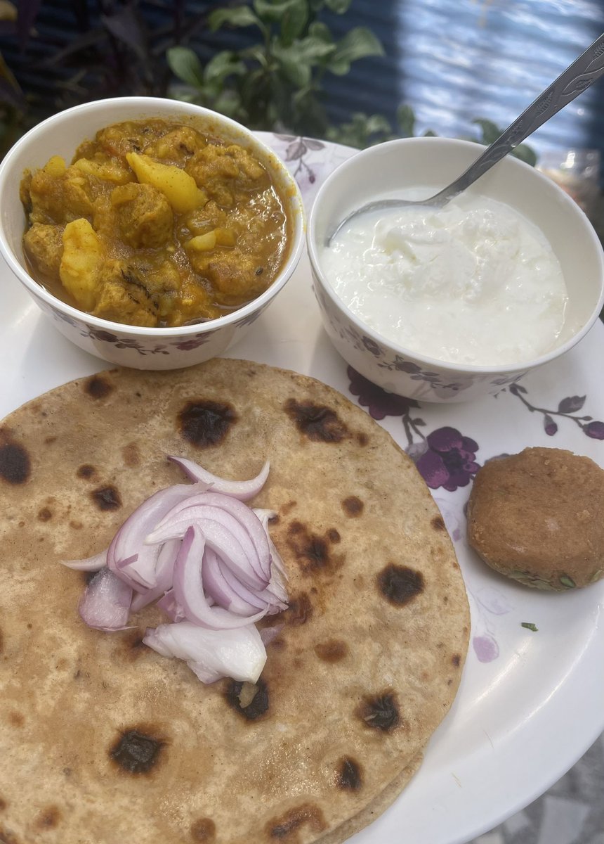 CookiteasyRecip's tweet image. Today's Lunch
#lunchidea 
#parathasabji