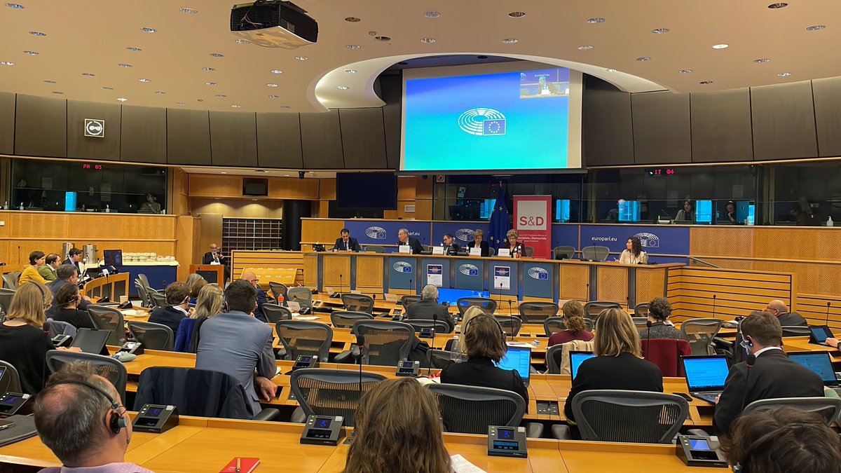 NiccGrassano's tweet photo. This morning we held a very interesting workshop on #Treatychanges.

Two days ago we celebrated our #70Years anniversary, today we reaffirm our progressive vision and our commitment to a stronger and more democratic #EU.

Proud to be part of @TheProgressives #AFCO team https://t.co/Bq2VbSj5B7