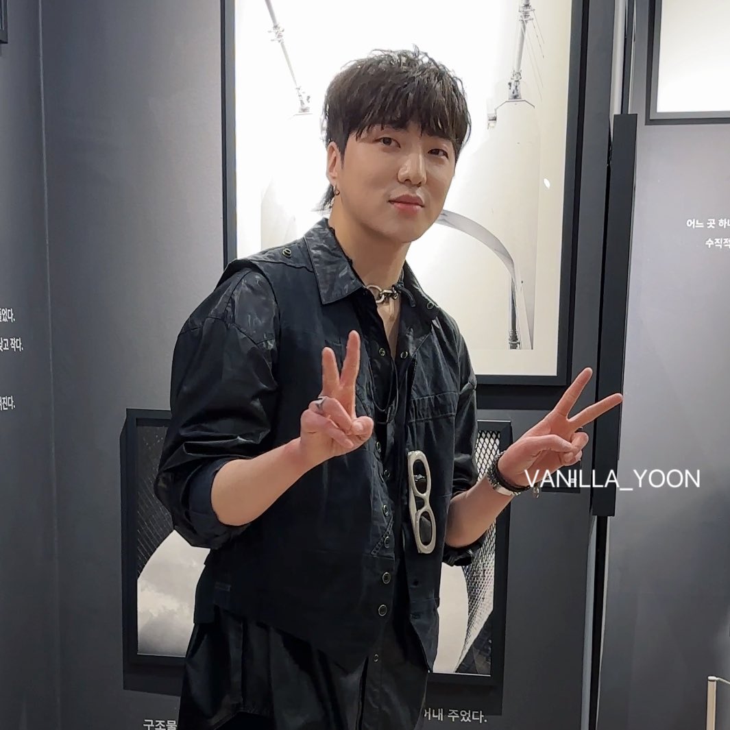 유연작가님 오늘 너무 멋져🥰🥰🥰

<a href="/official_yoon_/">official_yoon_</a> 
#강승윤 #seungyoon #姜昇润 #WINNER  #위너