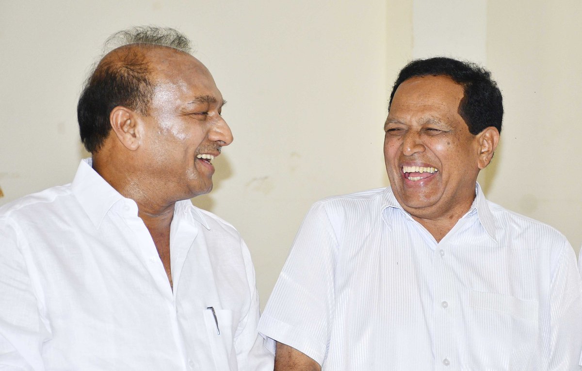 RMManjunathaG57's tweet photo. ಎರಡು ಮನಸ್ಸು ಗುರಿ ಒಂದ��
@INCKarnataka https://t.co/6OTMgXFGkO