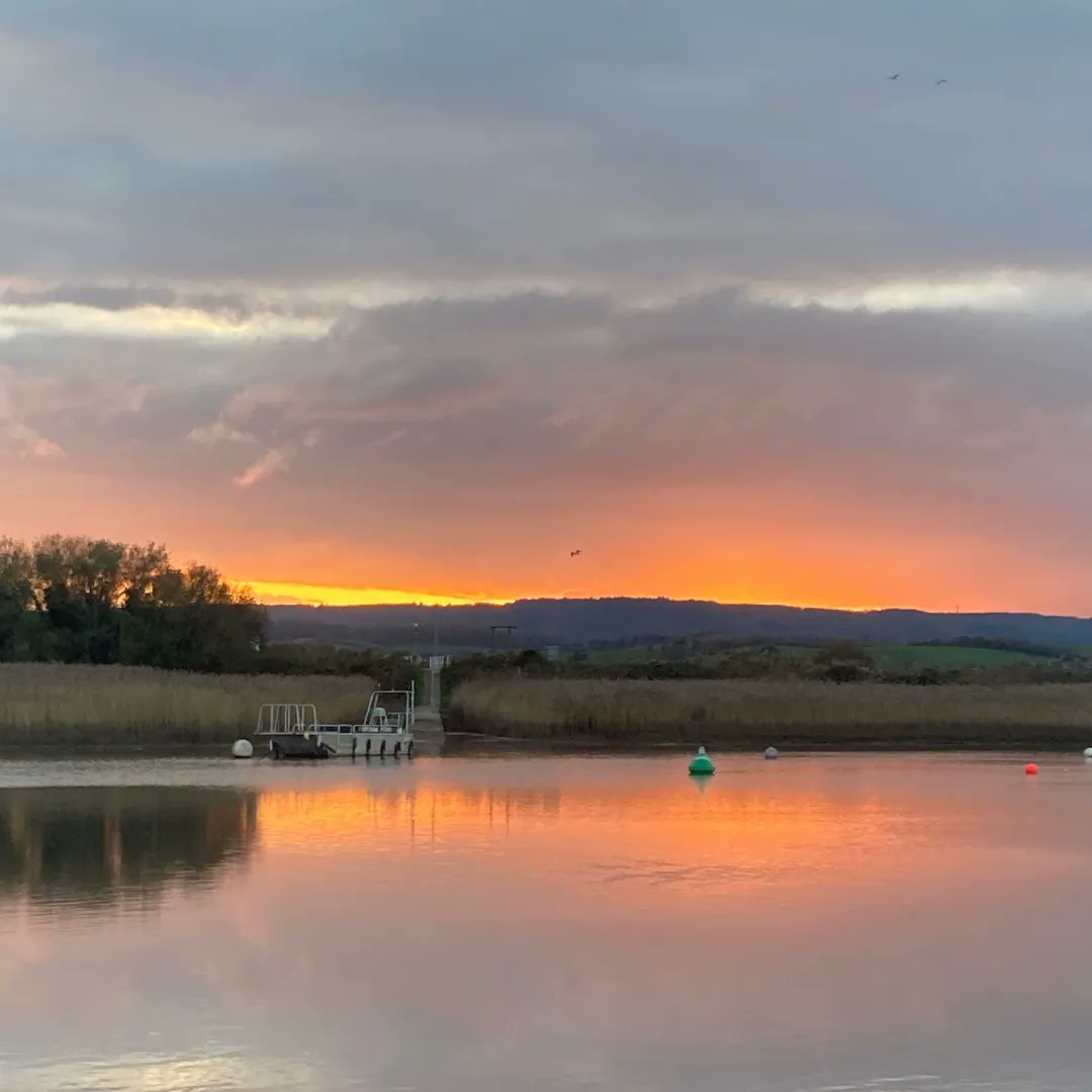 lukejonesre's tweet image. Did you know that the Topsham Ferry has been in operation since the 13th century, making it one of the oldest passenger ferries in the UK?
#kwexeter #devonuk #exeterlife #kellerwilliamsuk #amovingexperience #ukestateagents #devonliving #exeterliving #exeterbusiness #villageliving