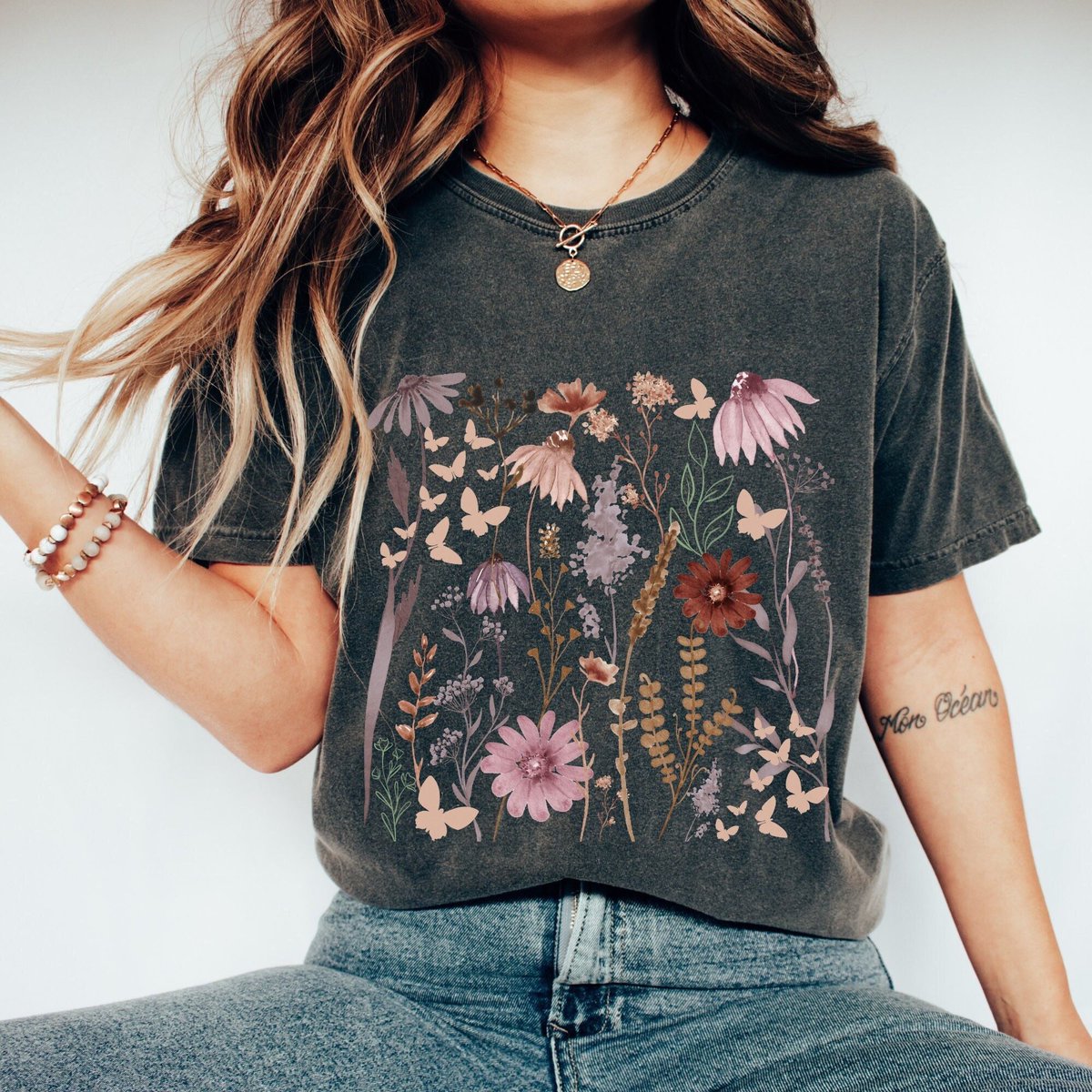 cande3239's tweet photo. Vintage Pressed Flowers Comfort Colors T Shirt, Cottage Core Flower With Butterfly Oversized Tee, Fairy Core Shirt Gift Idea For Gardner #bohohippie #pressedflowers #fairycoreshirt #cottagecoreshirt https://t.co/b2EXNQzXAV https://t.co/LHIQbXAbL6