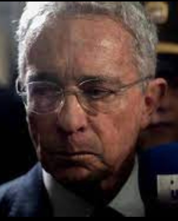 ReflexionFeroz's tweet photo. ¿A quién le cree usted?

♥️ Uribe
🔄 Daniel Coronel
💬 ¿Ninguno? https://t.co/RPTzaRClbD