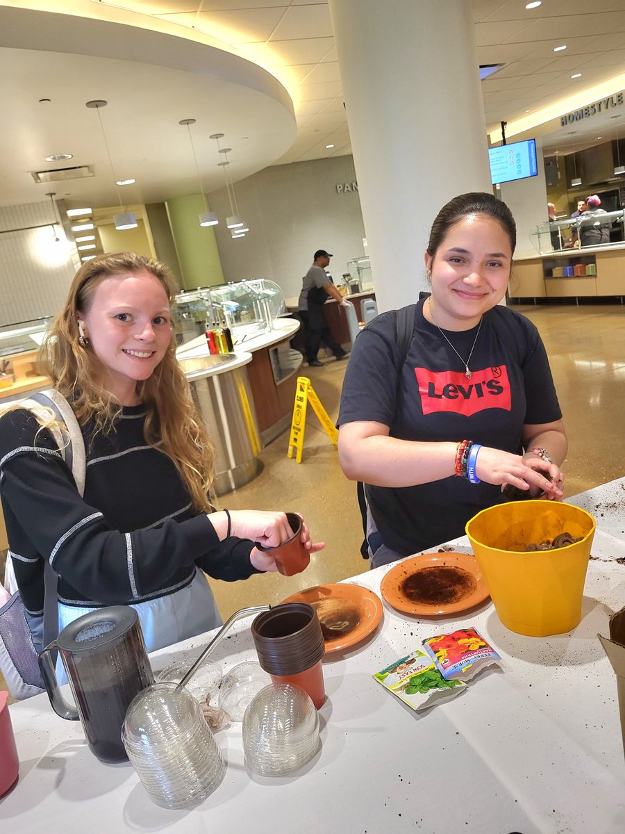 xavierdining's tweet photo. It's a Planet Vibe dinner. Beefless bulgogi and Xavier grown bokchoy vegetable rice followed by our microfarms planting event. #earthmonth #sustainability #Xavier #ChartwellsHigherEd https://t.co/D3pVYS7oUl