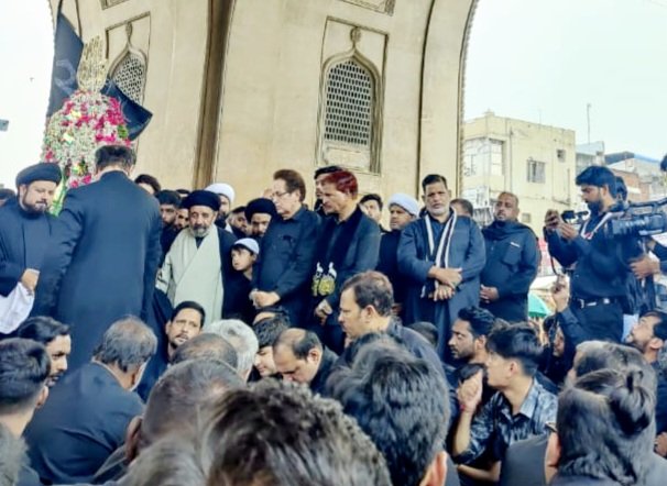 BaqriBjp's tweet photo. #BAQRIBJP WE PAY RESPECTFUL HOMAGE #1404th MARTYDOM ANNIVERSARY OF FIRST #IMAMALIIBNEABUTALIB (A.S) &amp; GLIMPSES OF QAUMI MATAMI JULOOS @ #CHARMINAR https://t.co/w1tlj1GmGZ