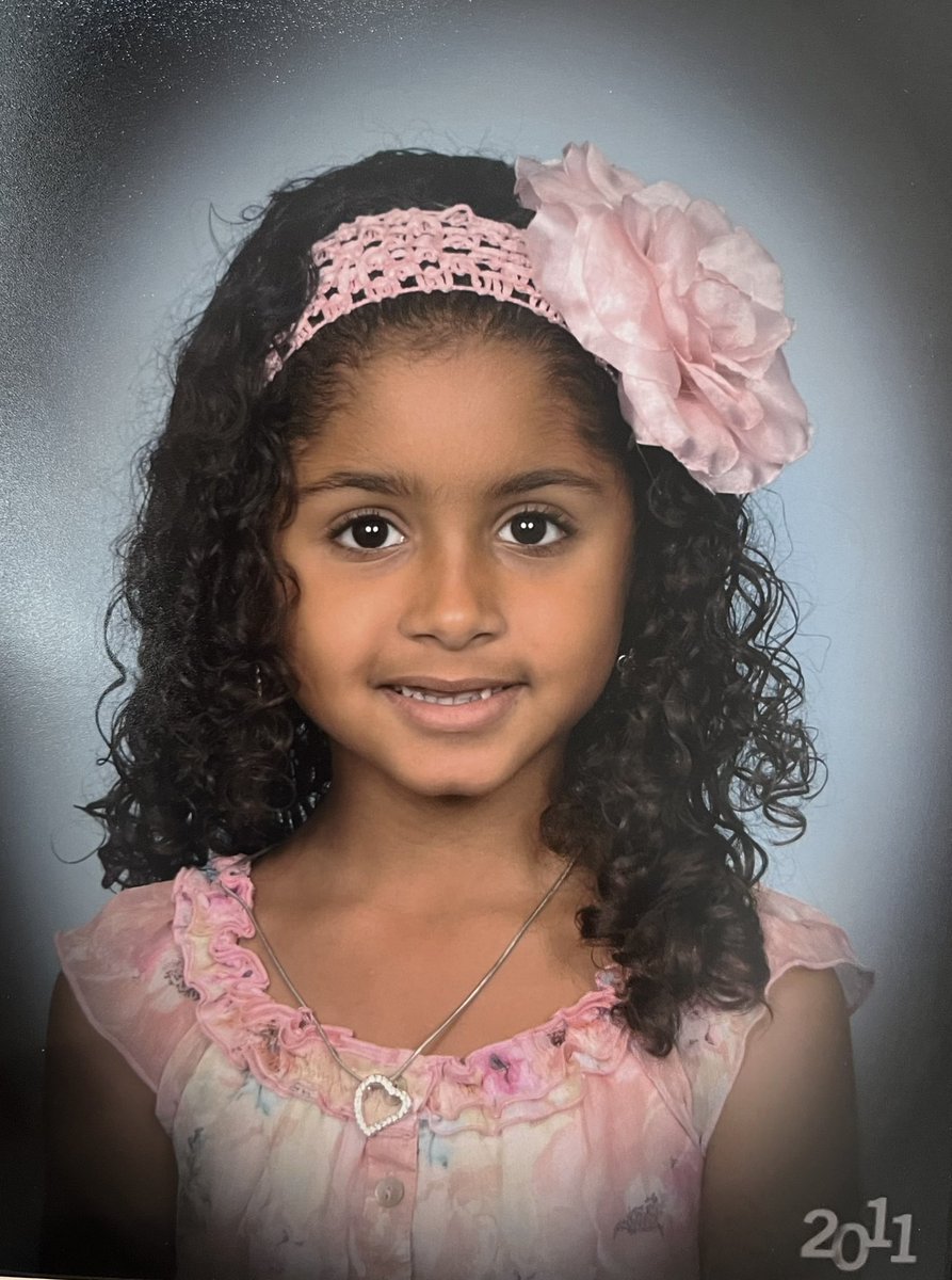 fulshear_sball's tweet photo. Today’s senior is THIS adorable little girl!! 😍 #GuessThatSenior 💜 Who is she?! https://t.co/8eVFzCX71h