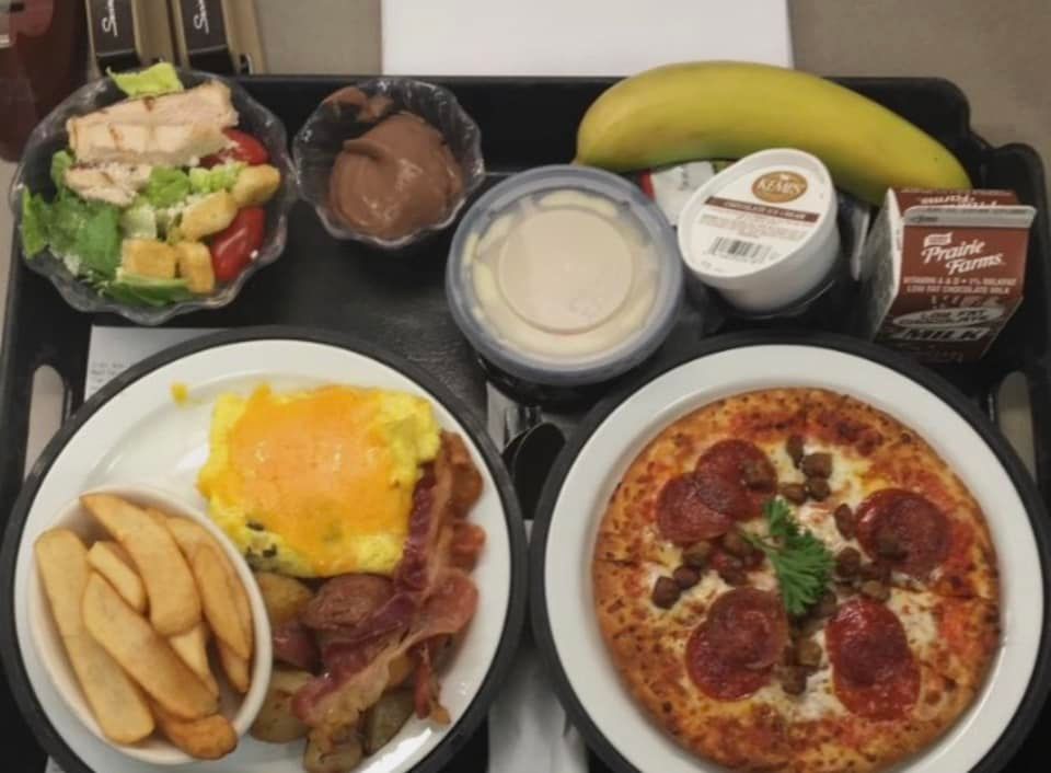 BuildUpRDNs's tweet photo. this is is a regular food tray in IL..patient can basically order anything they want #StopFoodShaming #HospitalFood https://t.co/8MfLBQ0SNc
