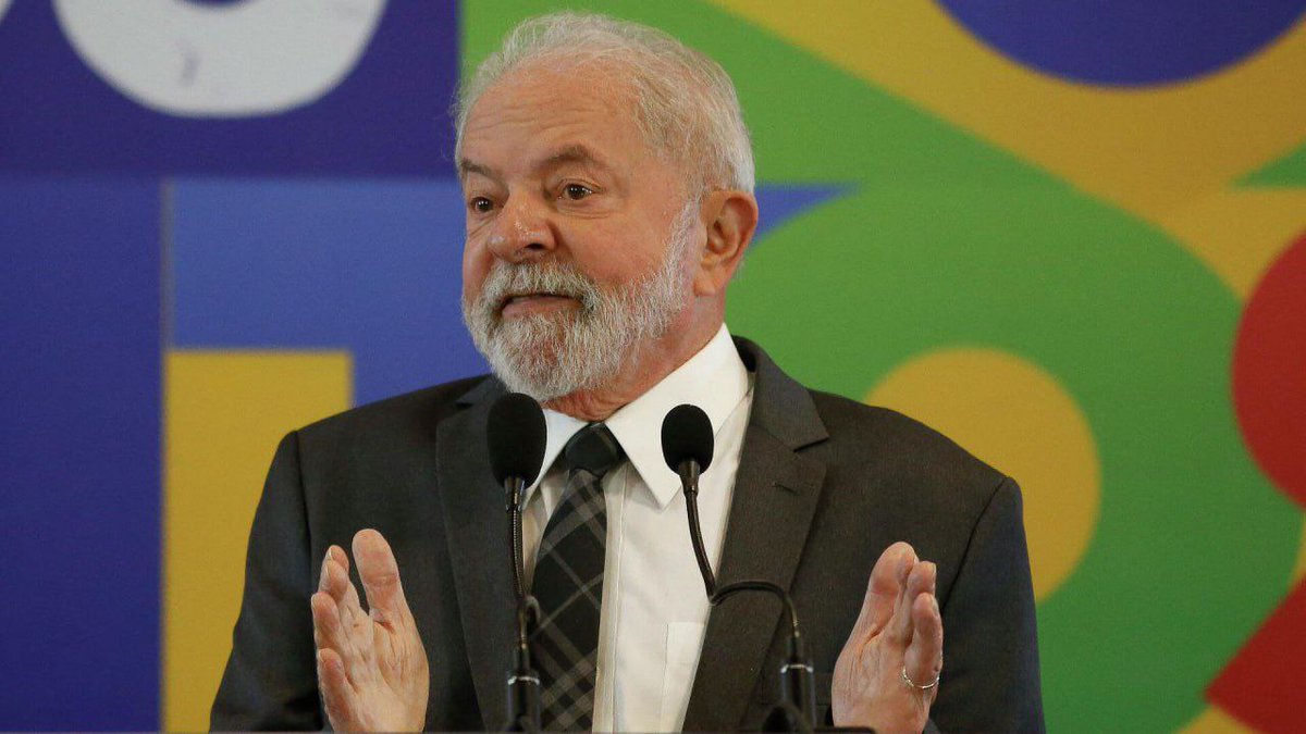 During his visit to China, Brazilian President Lula da Silva called on developing countries to abandon the dollar in international trade in favor of national currencies.