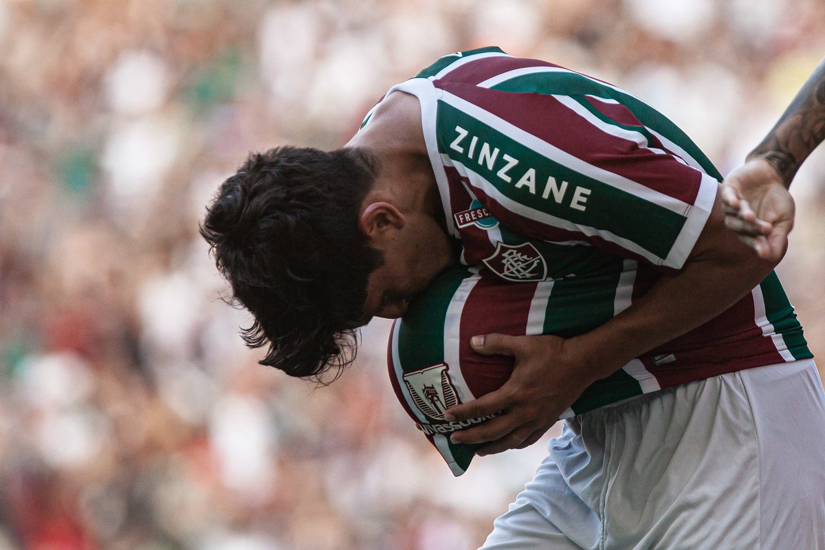 FluminenseFC's tweet photo. Feliz #DiaInternacionalDoBeijo! 😘🇭🇺 https://t.co/sAmEcGb8uT