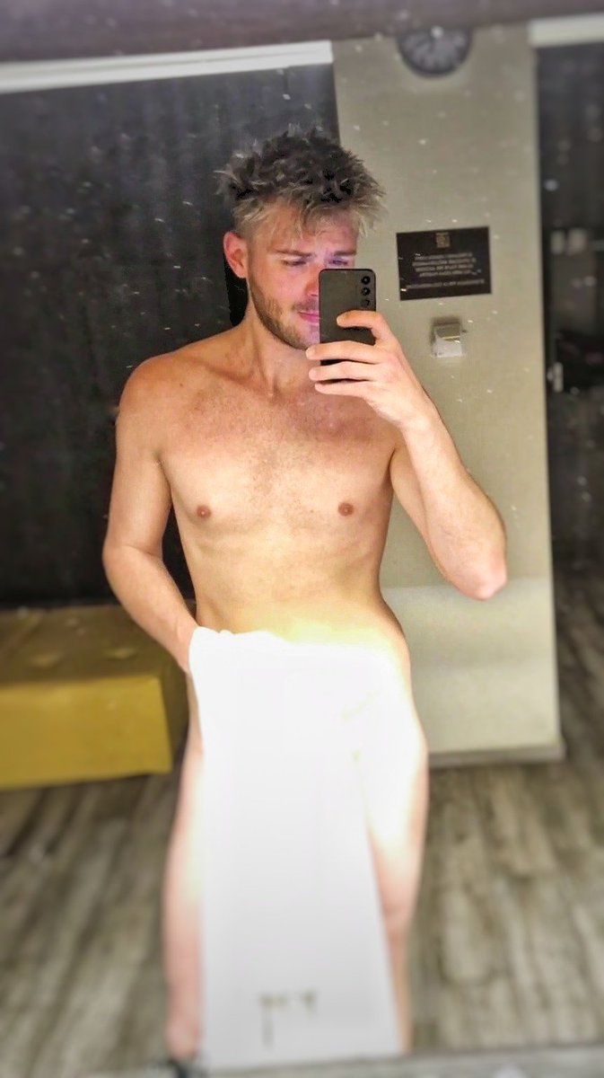 Fil_is_tall's tweet photo. Shower is my favourite moment in the gym🚿🏋‍♂️
Wanna have a shower with me? 
Retweet this post 🔁, follow me in my side profile🔥 @talliscute, retweet 🔁 the last post. I add you in my Twitter Circle. I ll post my shower 🚿 in the gym☺️
#gym #gaygym #gayboy #shower #italianboy https://t.co/xpI4s3lCS2