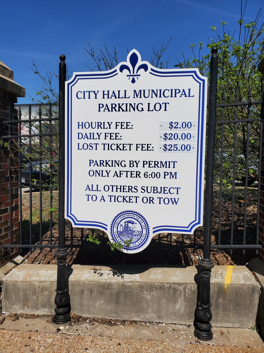 Out with the old and in with the new! New signage at City Hall. Thanks for bearing with us!