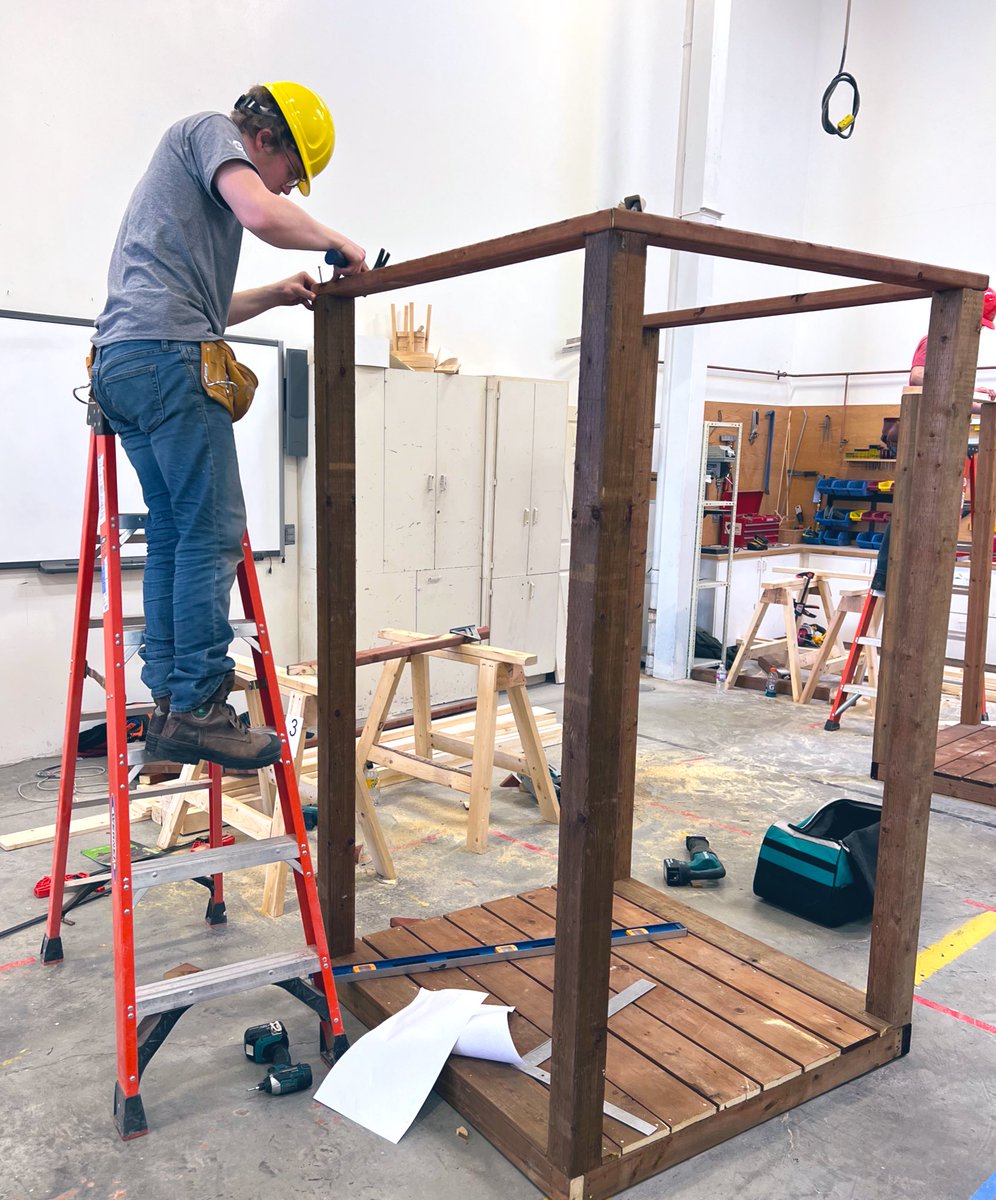 jackielconnell's tweet photo. Students from Frontier Collegiate in Cranberry Portage, MB participating in the @SkillsManitoba competition at Manitoba Institute of Trades and Technology! So proud of this group!! ♥️ #NorthernMB #VocationalEd https://t.co/WeGCYNlHDe