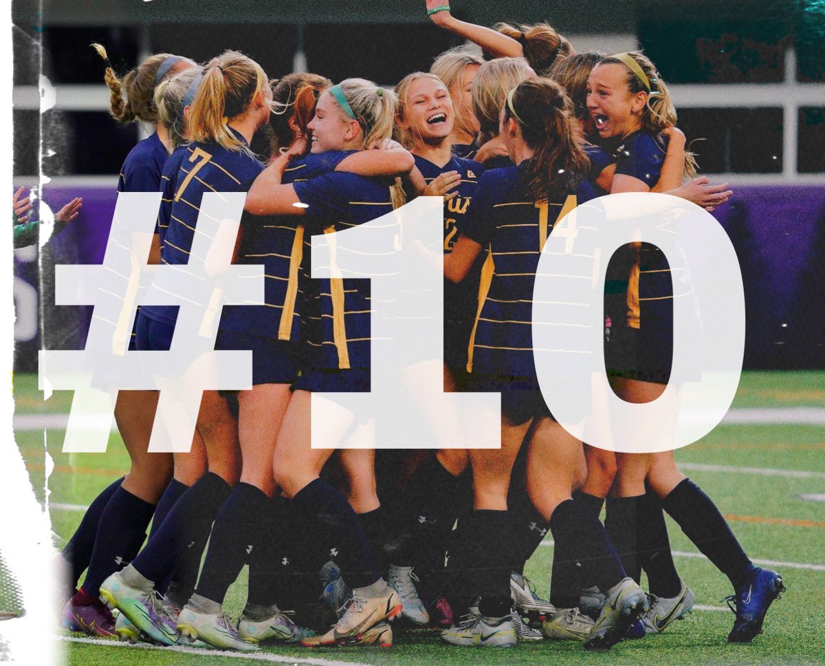 rhsirishsoccer's tweet photo. The accolades continue to come… The United Soccer Coaches Association ranked Rosemount High School Girls Soccer #10 nationally for the 2022 Fall season national ranking! @RosemountHS @mngirlssoccer 

https://t.co/jdktQD453t https://t.co/OiNFelud8Q