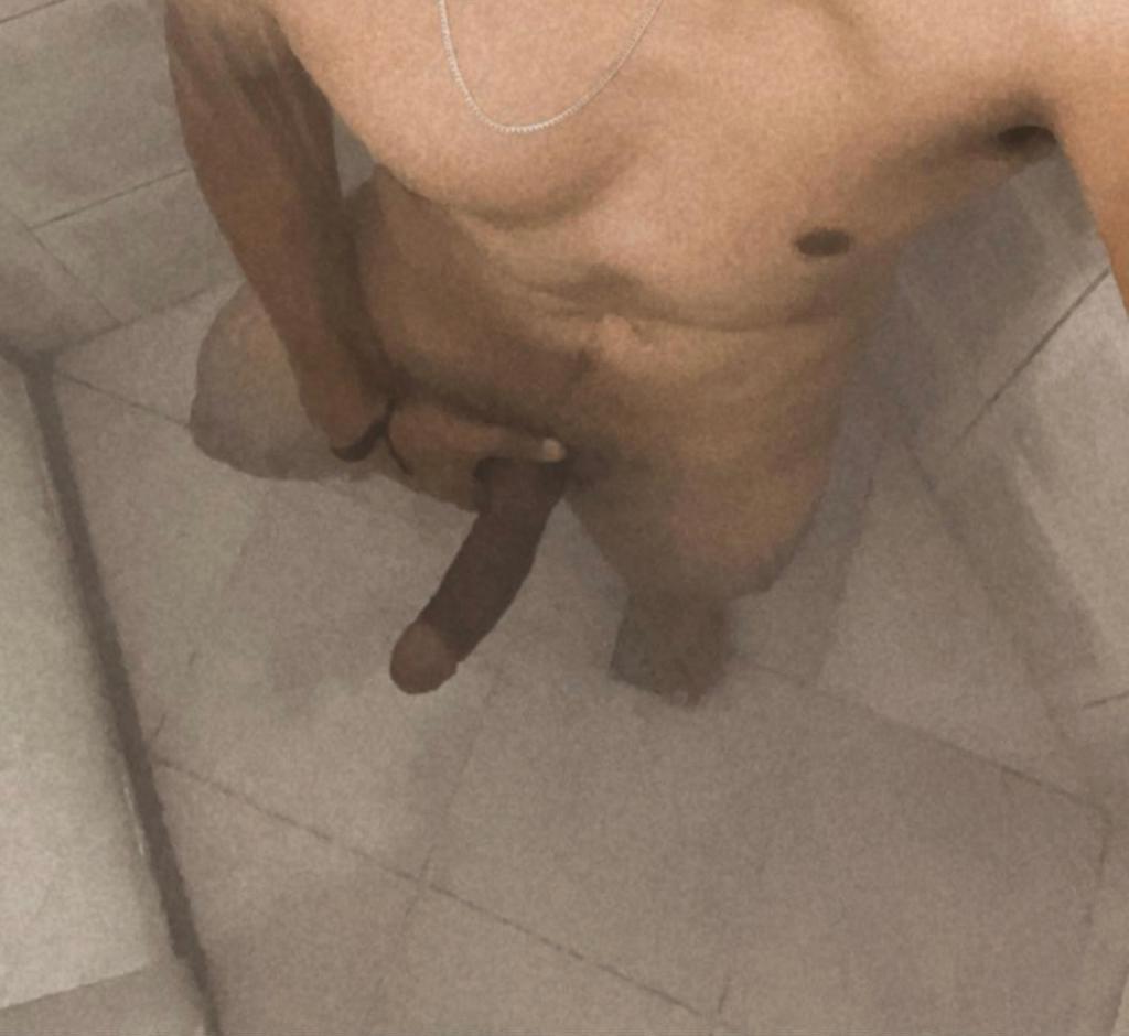 PacksNovin009's tweet photo. Ta afim de ver conteudos de novinhos assim??? Chama na dm, fotos e videos amadores 😈🔥 https://t.co/nra5ptZYsY