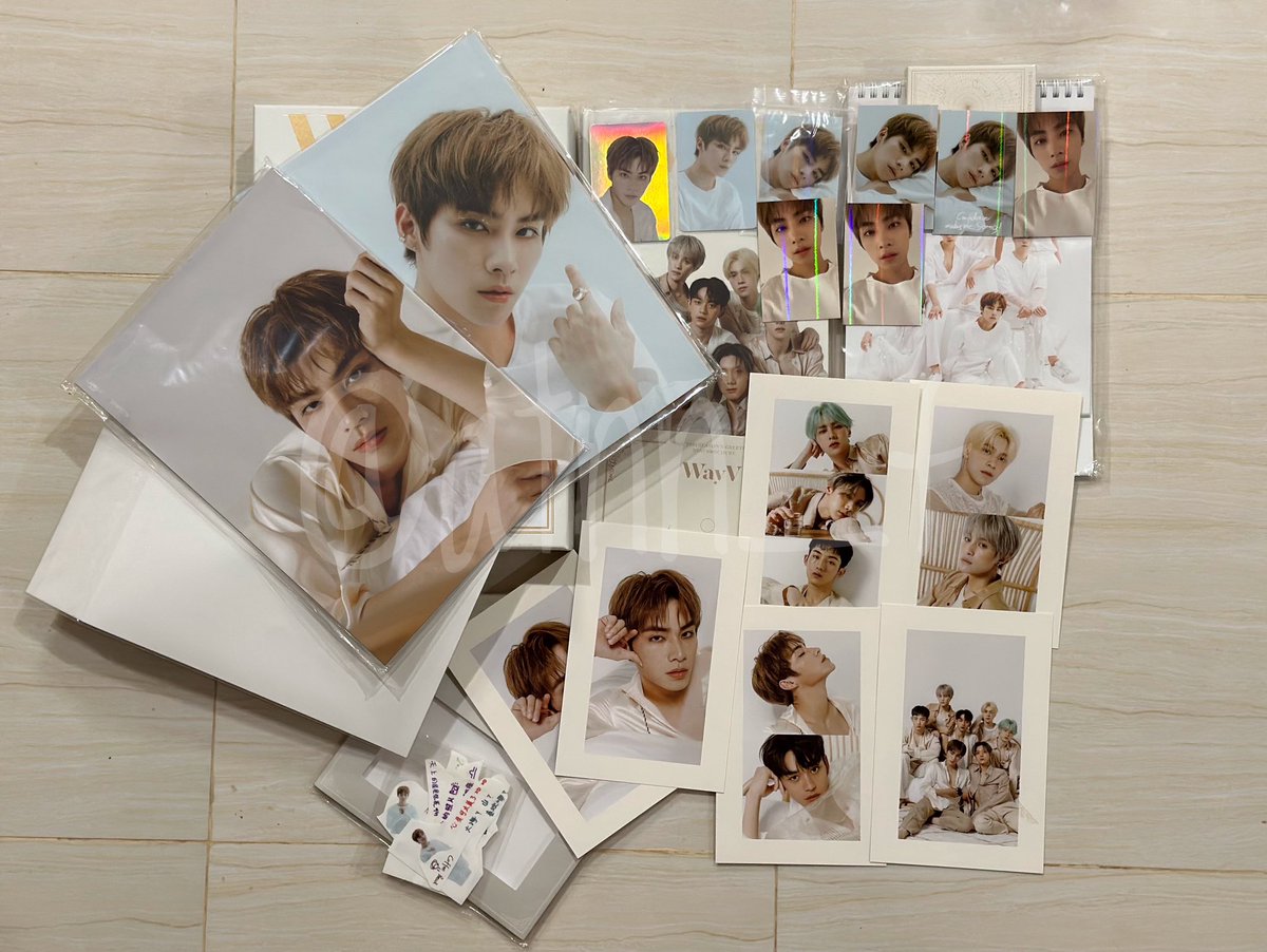 atnn_f's tweet photo. 🌷พร้อมส่ง ･῾ ᵎ ⌇ ⁺◦
✨Ssgt ซซกต Wayv 
🧸 ทั้งหมด 490baht

♡︎ สมุด 
♡ ปฏิทิน 
♡︎ mini brochure 
♡︎ โปสเตอร์ปฏิทิน +โปสการ์ด 

🌷สอบถามเพิ่มเติมdmได้เลยค้าบ
📦 ค่าส่ง 60
#ตลาดนัดnct #ตลาดนัดwayv #ตลาดนัดnct2020 https://t.co/YCtS9TRqhH