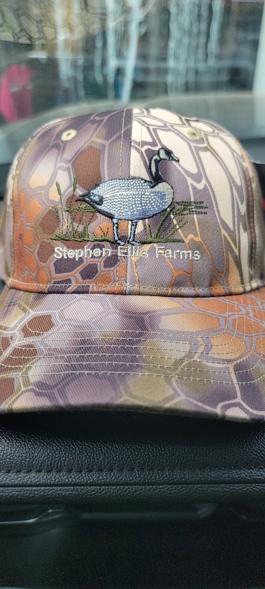 I will send 2 people who retweet this a free hat

This is a test to see if I get more response than a company doing similar

You will get a hat if semi randomly