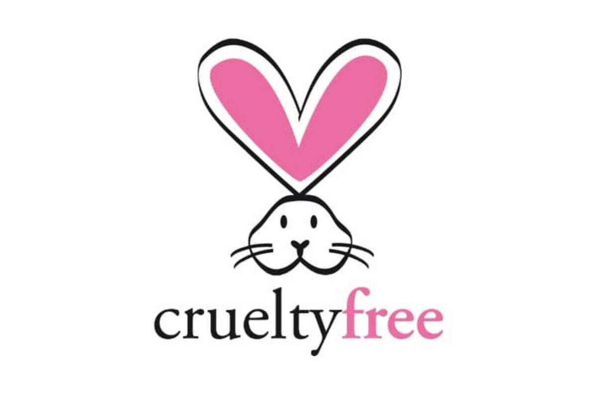 Drunkturtle2023's tweet photo. Wist je dat AL onze producten #crueltyfree zijn? Hierop zijn we erg fier en we streven ook naar een cosmeticawereld zonder geweld voor deze schattige dieren. 
🐢🐭🐱🐶🧡💚💙🤍❤️ https://t.co/UIQVk0aqNm