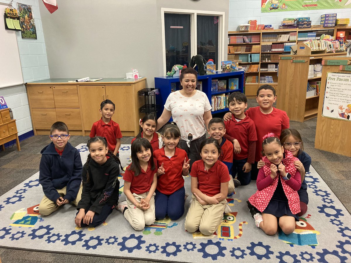 NGHolguin_HDHES's tweet photo. “Every child needs a librarian in their life,” (Chris Riddell) and we got the best one! @rmorales_HDHES 📚 https://t.co/OrzlSoc3IK