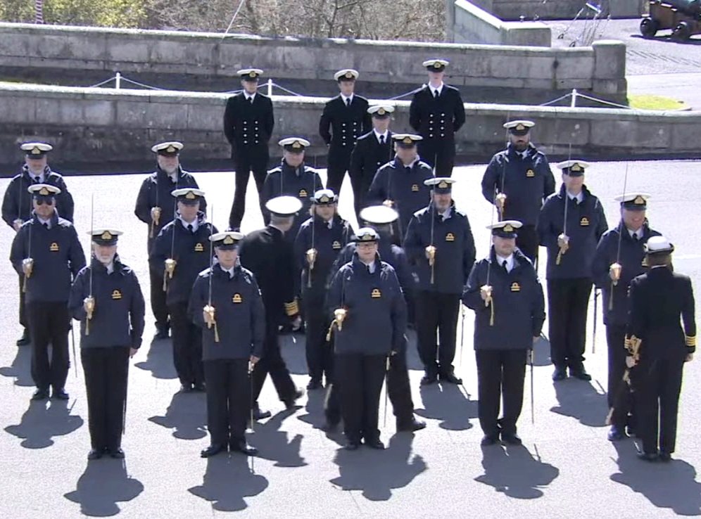 oakleyaddict1's tweet photo. @DartmouthBRNC Dutton division enjoying the moment as the senior division on today's Passing Out Parade ⚓️🏴‍☠️🥃 https://t.co/VL7I2gsMTG