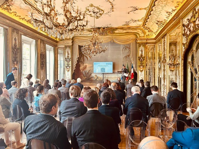 Italy in France tweet media