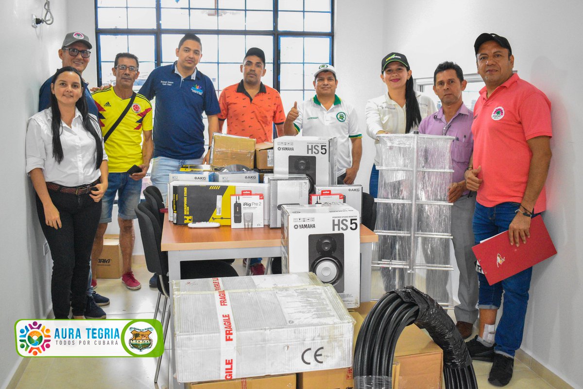 AlcaldiaCubara's tweet photo. 📻|| Lograr que la emisora comunitaria Cubará Estéreo 99.1 vuelva a sintonía es la muestra de compromiso y amor para con nuestra comunidad. Gracias a @ECOPETROL_SA  S.A por unirse a esta gestión que aporta al progreso de nuestra localidad. 🎙️ https://t.co/kYKQzhl2y6