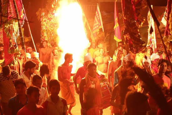 TaraTariniPith's tweet photo. During ancient period Danduas used to assemble at Tara Tarini & with some hard rituals culminate their Danda on Sankranti day.
But that tradition was changed. Danda groups increased abnormally & now they culminating in their own locality instead of Tara Tarini
VC: #GanjamCalling https://t.co/WittbLYfD6