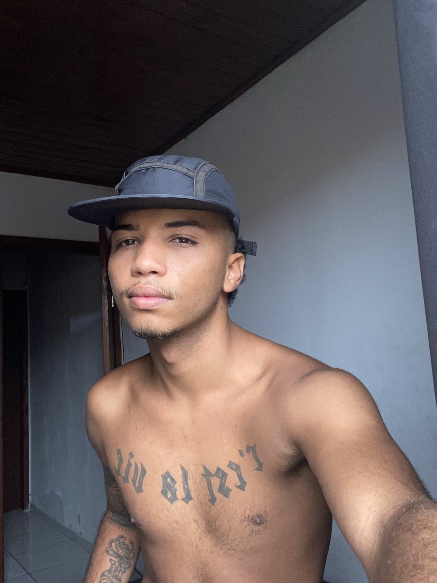 _eugeorge's tweet photo. The face // the body 🤧 https://t.co/VjY6EpUcP5