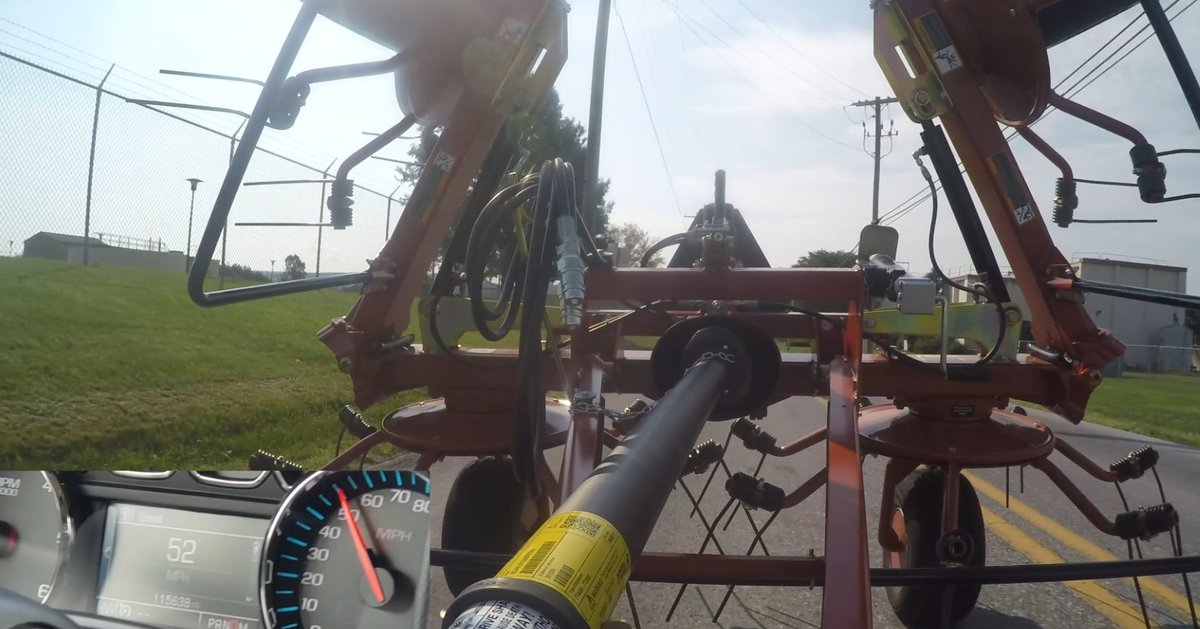 PequeaMachine's tweet image. The Pequea HT4102 makes it easy to go from tedding to transport without having to fumble with clumsy ropes! 🪢 Its unique design allows you to simply fold over the center for a quick and easy transition! ⏱️ #Pequea #HT4102 #Tedder #FarmLife #Transport