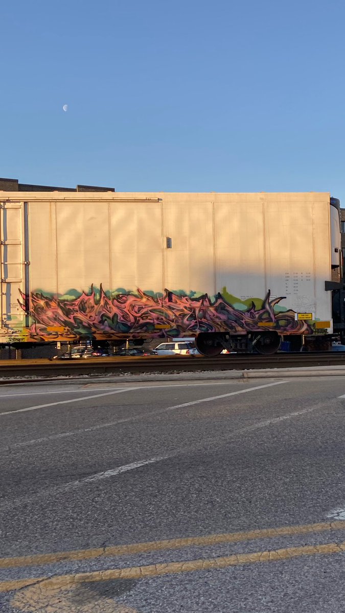 _MarkPure32's tweet photo. Train Game DEEP here in CHICAGO! #Fullertonartgallery #ChicagoHistory #freight #graffiti #graffitiart #graffitigroovin #photograghy #StreetArt @graffitichicago @GraffitiArtMag @Graffiti_Life @at149st #hiphopculture @Hiphopgraffiti_ https://t.co/OZKupoJheO