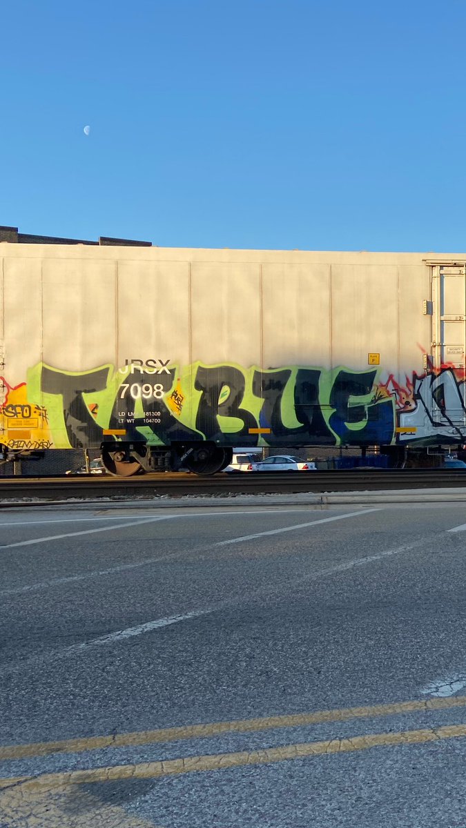 _MarkPure32's tweet photo. Train Game DEEP here in CHICAGO! #Fullertonartgallery #ChicagoHistory #freight #graffiti #graffitiart #graffitigroovin #photograghy #StreetArt @graffitichicago @GraffitiArtMag @Graffiti_Life @at149st #hiphopculture @Hiphopgraffiti_ https://t.co/OZKupoJheO
