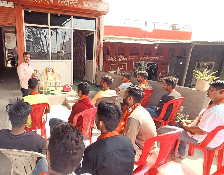 hs_budhaniya's tweet photo. भाजयुमो हातोद मंडल की पंचायत आगरा, अहिरखेड़ी, सुमठा ओर शाहपुरा में #युवा_चोपाल सम्पन्न हुई
#हितेन्द्रसिंहबुढानिया
#भाजयुमो_मंडल_अध्यक्ष_हातोद
#Hatod #हातोद
#Hitendrasingh
@BJP4MP @HitanandSharma @KailashOnline @manojsthakur @vaibhavpawarmp @BJYM @bjym4mp https://t.co/9KnUPPGFiM