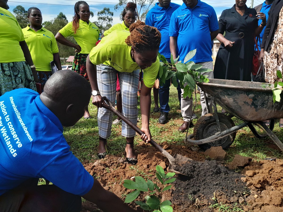 KyoteraDistrict's tweet photo. As part of launching the Upscaling green boarder Sangobay project, Ms @iyangol2010, a commissioner of wetlands mangt in the Ministry of H20  &amp; Env. has led officers at @KyoteraDistrict &amp;  #NFA in planting trees at the district compound. @WetlandsInt https://t.co/R6AaKEPGTl